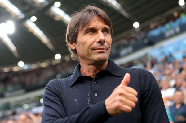 Dima: After the meeting, Conte confirmed his willingness to stay in the team to coach and began to discuss plans for next season with Naples