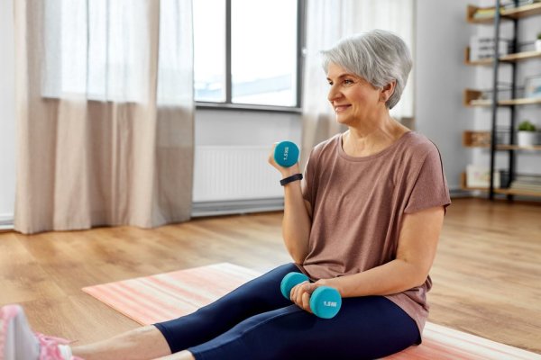 Even sitting in a chair, her buttocks hurt, and she started to retrain when she was 75 years old! Japanese doctor teaches her own secrets of anti-aging