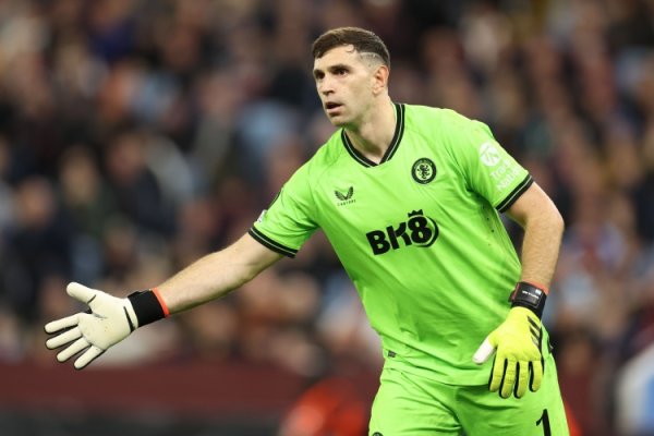 TyC: Martinez may leave Villa this summer window, Manchester United is one of the clubs of interest