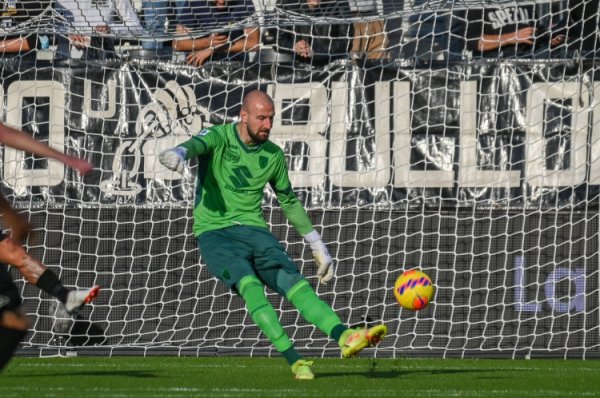 Skira: Vania s termination fee for Serie A club is 19.5 million euros and 22.3 million euros for foreign countries