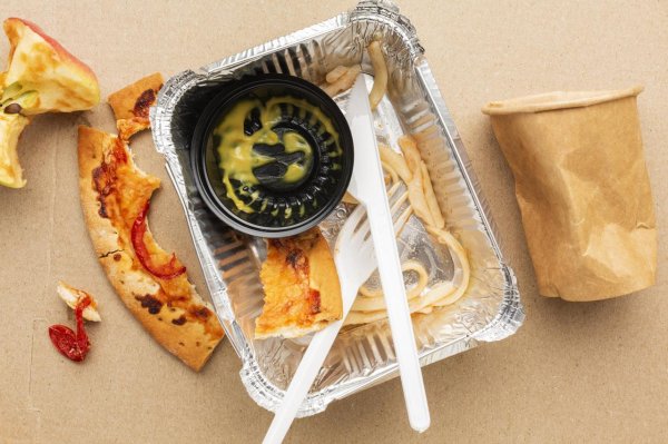 Why is eating outside unhealthy? What happens if you eat outside food regularly? How to choose better food?