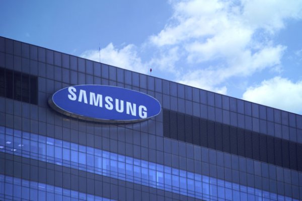 Korean media: Samsung considers investing in Intel shares