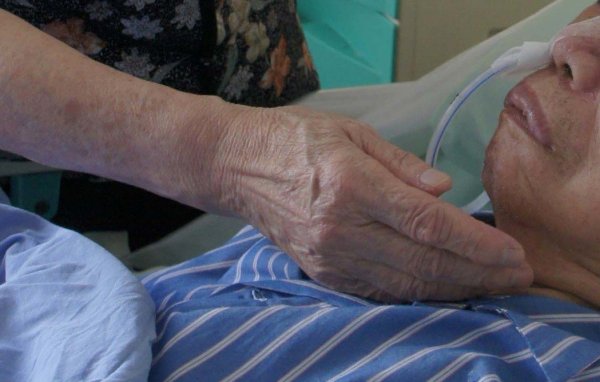 70-year-old mother quickly degenerates her bed, 85-year-old father is full of energy, medical reveals the concerns of being weak in old age