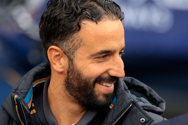 Amorin: My biggest problem is that the players believe in the formation issues mentioned by the media, and I am very angry 😠