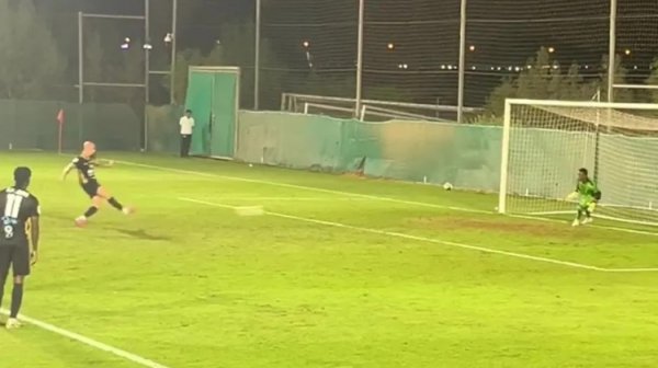 Sun: Liverpool s former Liverpool player Shelvey plays in the UAE 3rd Division and loses points for the first time