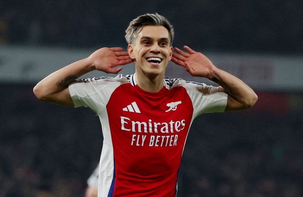 Reporter: Arsenal once again received an inquiry for Trossard, but there are preliminary thoughts on renewing the contract